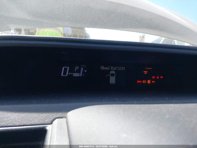 JTDKDTB31G1131951 Toyota Prius C Two