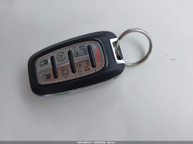 Продажа на аукционе авто 2017 Chrysler Pacifica Limited, vin: 2C4RC1GG3HR804768, номер лота: 44497371