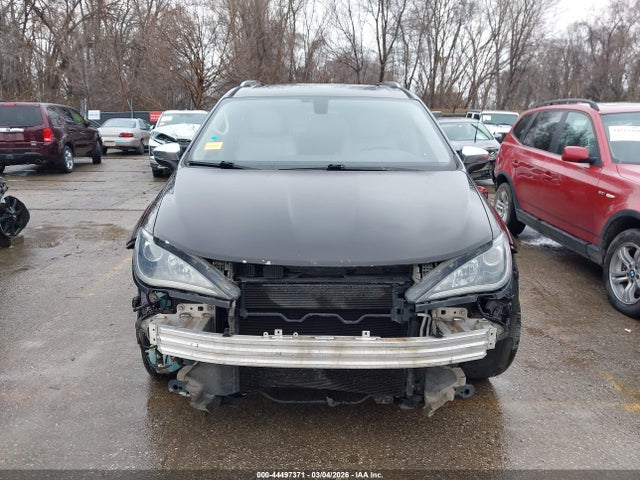 Продажа на аукционе авто 2017 Chrysler Pacifica Limited, vin: 2C4RC1GG3HR804768, номер лота: 44497371