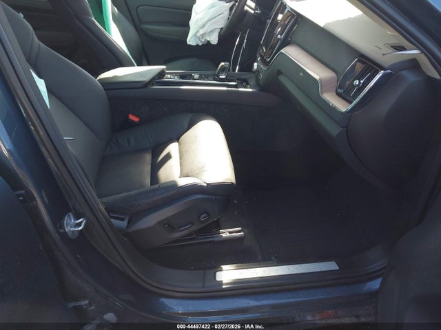 2024 VOLVO XC60 YV4L12RL8R1815070 Photo 4