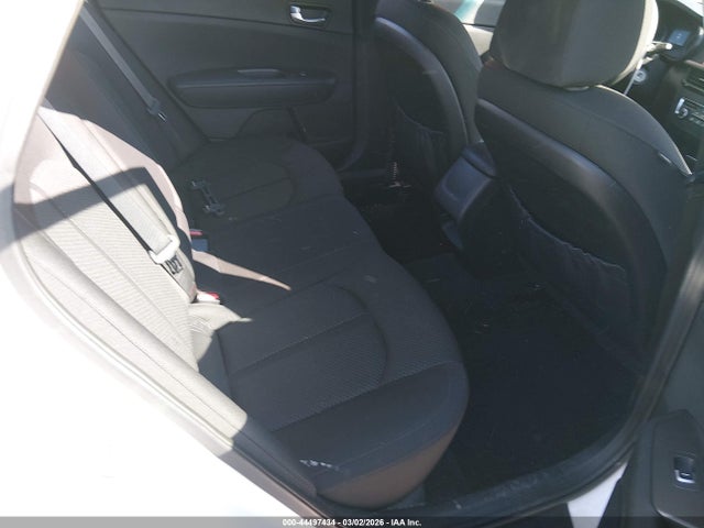 5XXGT4L30GG039828 KIA Optima Lx