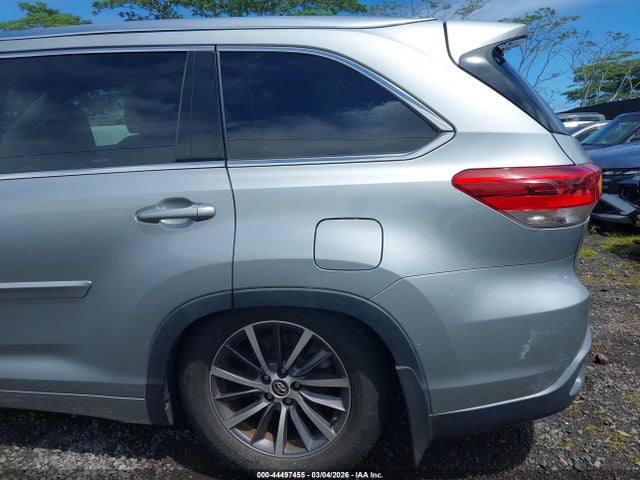 Toyota Highlander Xle 2018 5TDJZRFH2JS490631 Image 17