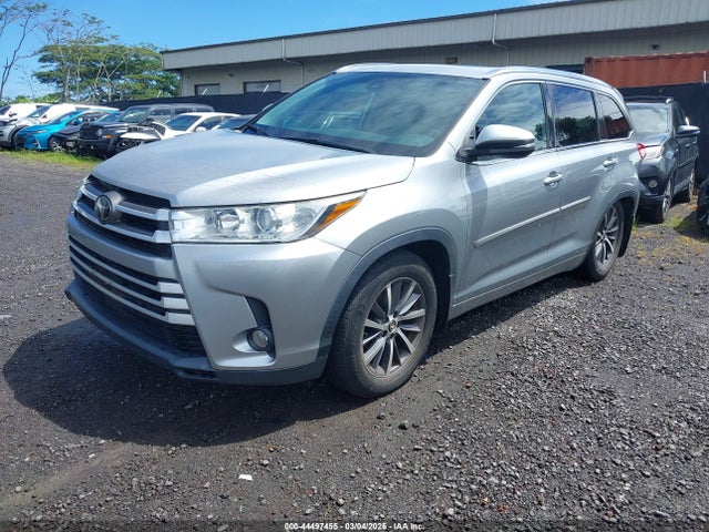 Toyota Highlander Xle 2018 5TDJZRFH2JS490631 Image 2