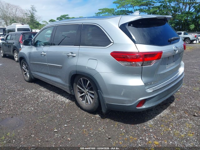 Toyota Highlander Xle 2018 5TDJZRFH2JS490631 Image 3