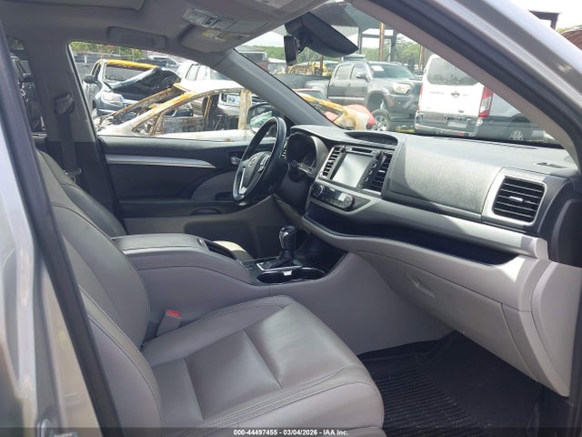 Toyota Highlander Xle 2018 5TDJZRFH2JS490631 Image 5
