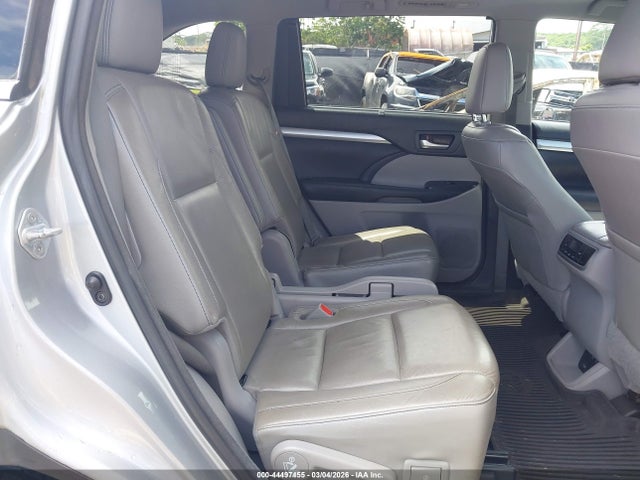 Toyota Highlander Xle 2018 5TDJZRFH2JS490631 Image 8