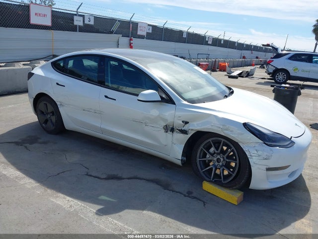 44497470 :رقم المزاد ، 5YJ3E1EB7NF330161 vin ، 2022 Tesla Model 3 Long Range Dual Motor All-wheel Drive مزاد بيع