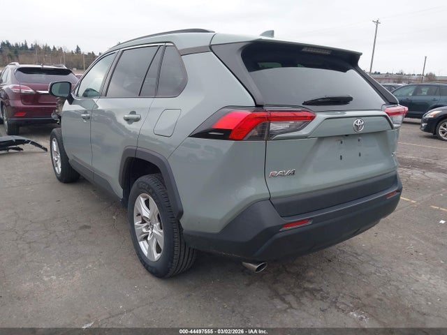 Toyota Rav4 Xle 2021 2T3W1RFV3MW113456 Image 3