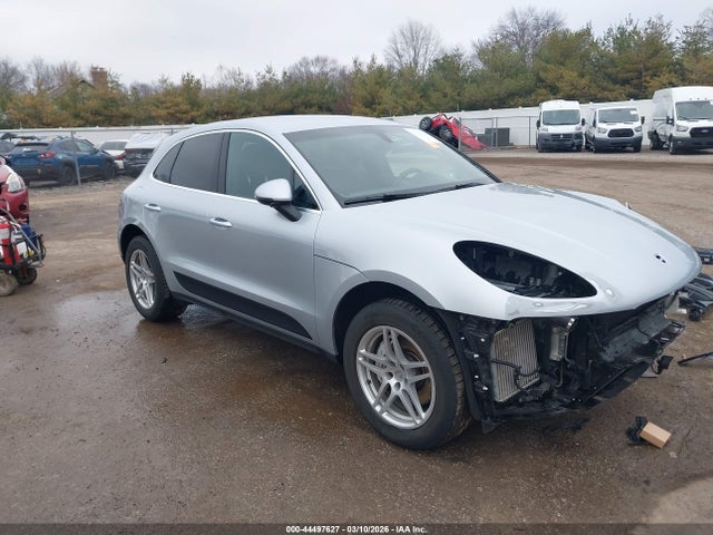 2016 PORSCHE MACAN WP1AB2A50GLB53697