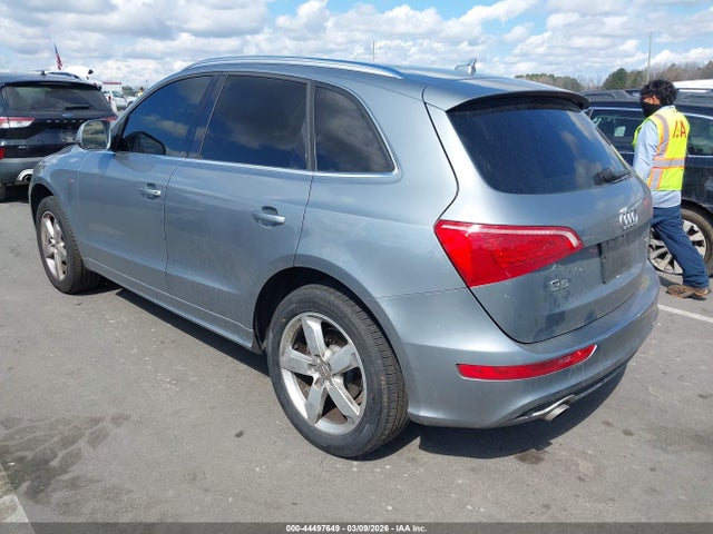 2011 AUDI Q5 WA1WKBFP4BA051657 Photo 2