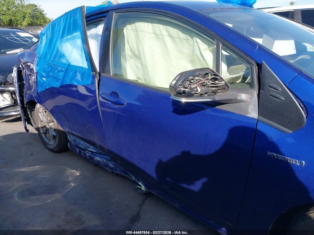 JTDKBRFU4G3520793 Toyota Prius Two