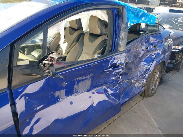 JTDKBRFU4G3520793 Toyota Prius Two