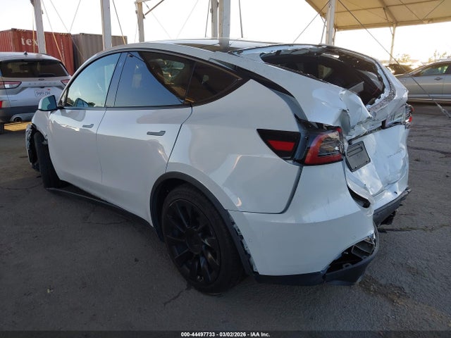 2021 TESLA MODEL Y 5YJYGDEE1MF233080 Photo 2