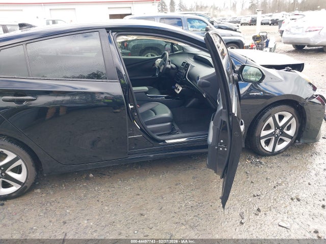 JTDKARFU0J3059120 Toyota Prius Three Touring