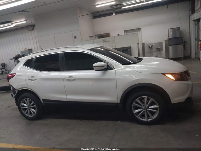 JN1BJ1CR1KW332456 Nissan Rogue Sport Sv