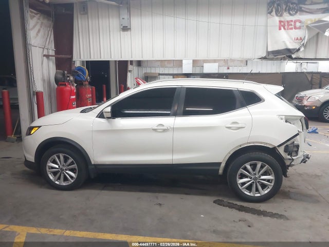 JN1BJ1CR1KW332456 Nissan Rogue Sport Sv