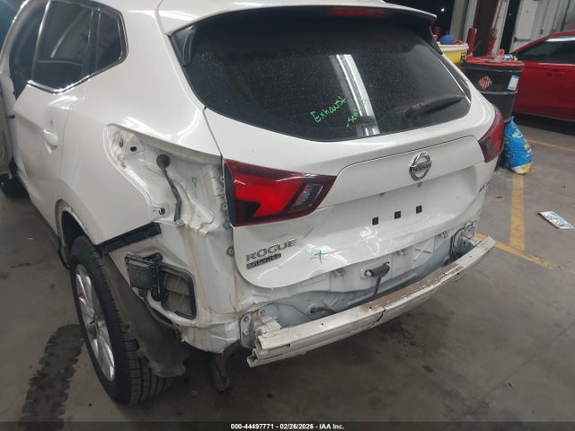 JN1BJ1CR1KW332456 Nissan Rogue Sport Sv