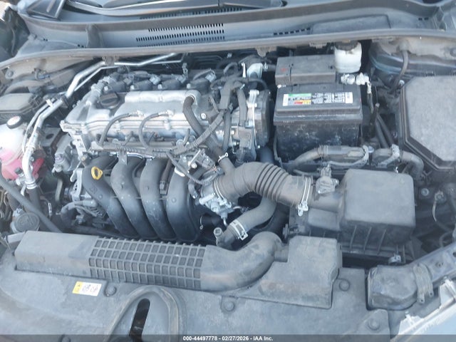 5YFVPMAE6NP381899 Toyota COROLLA LE
