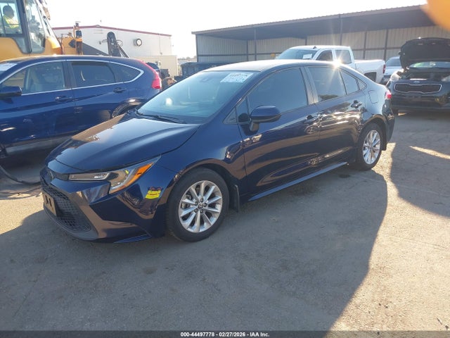 5YFVPMAE6NP381899 Toyota COROLLA LE