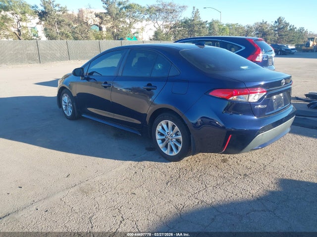 5YFVPMAE6NP381899 Toyota COROLLA LE