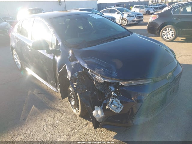 5YFVPMAE6NP381899 Toyota COROLLA LE
