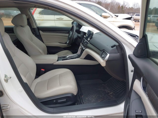 44497928 :رقم المزاد ، 1HGCV2F92JA053103 vin ، 2018 Honda Accord Touring 2.0t مزاد بيع