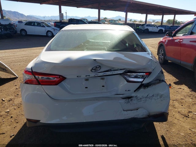 4T1B11HK8JU583215 Toyota CAMRY LE