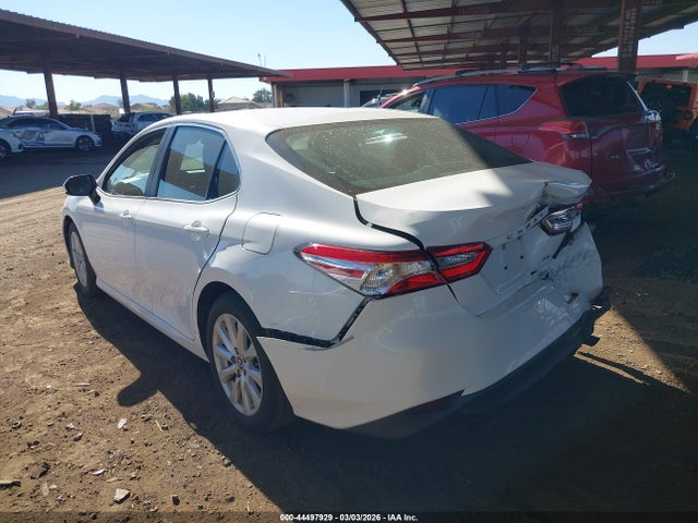 4T1B11HK8JU583215 Toyota CAMRY LE
