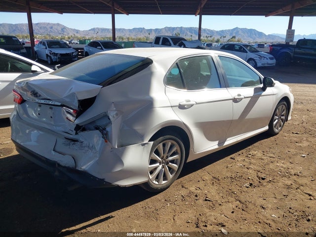 4T1B11HK8JU583215 Toyota CAMRY LE