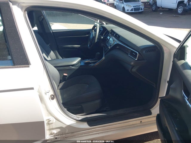 4T1B11HK8JU583215 Toyota CAMRY LE