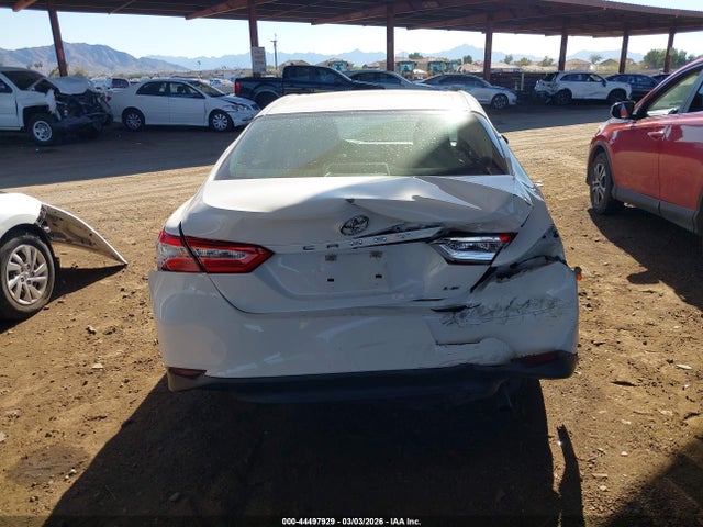 4T1B11HK8JU583215 Toyota CAMRY LE