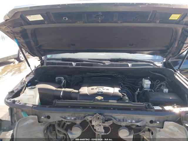 5TFFY5F15EX172801 Toyota Tundra Limited 5.7l V8