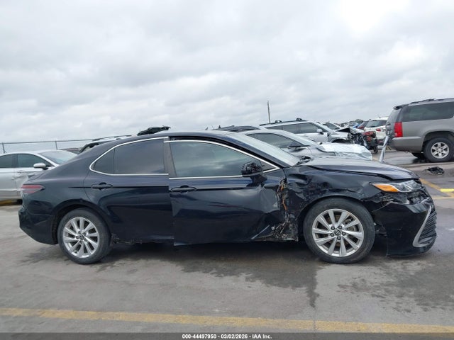 44497950 :رقم المزاد ، 4T1C11AKXPU161745 vin ، 2023 Toyota Camry Le مزاد بيع