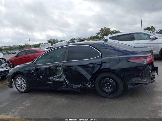 44497950 :رقم المزاد ، 4T1C11AKXPU161745 vin ، 2023 Toyota Camry Le مزاد بيع