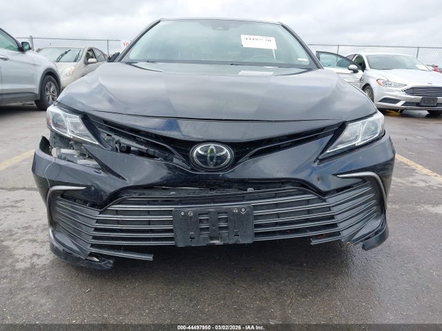 44497950 :رقم المزاد ، 4T1C11AKXPU161745 vin ، 2023 Toyota Camry Le مزاد بيع