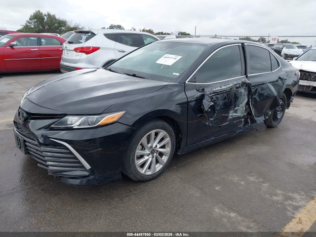 44497950 :رقم المزاد ، 4T1C11AKXPU161745 vin ، 2023 Toyota Camry Le مزاد بيع