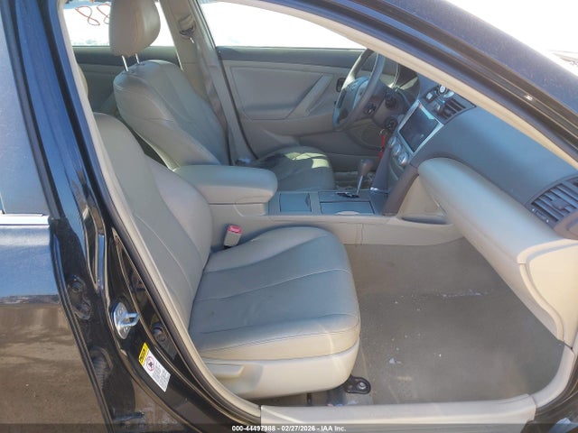 44497988 :رقم المزاد ، 4T4BF3EKXBR171273 vin ، 2011 Toyota Camry Le مزاد بيع