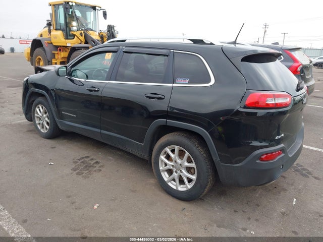 44498002 :رقم المزاد ، 1C4PJMCS5HW538668 vin ، 2017 Jeep Cherokee Latitude 4x4 مزاد بيع