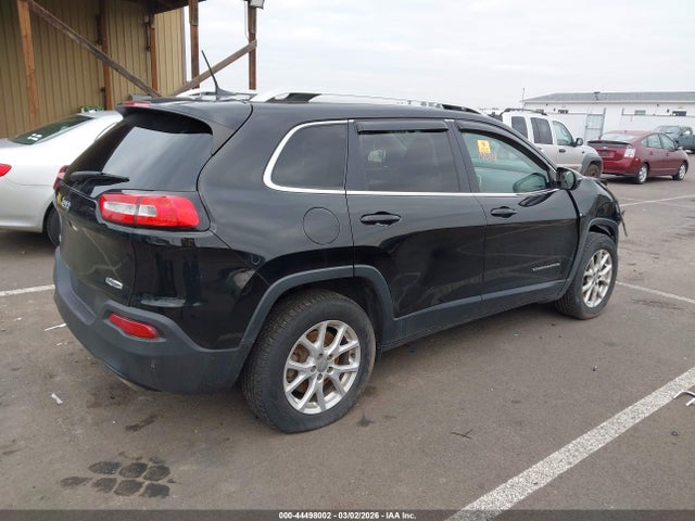 44498002 :رقم المزاد ، 1C4PJMCS5HW538668 vin ، 2017 Jeep Cherokee Latitude 4x4 مزاد بيع