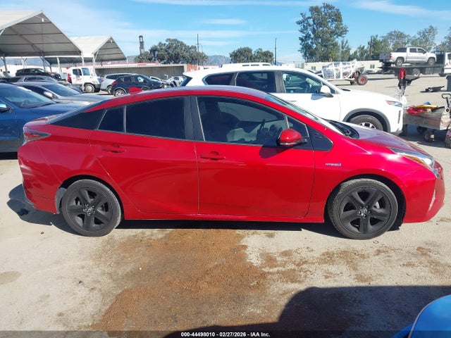 JTDKARFU5G3506727 Toyota Prius Three Touring