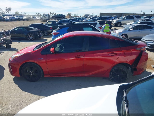 JTDKARFU5G3506727 Toyota Prius Three Touring
