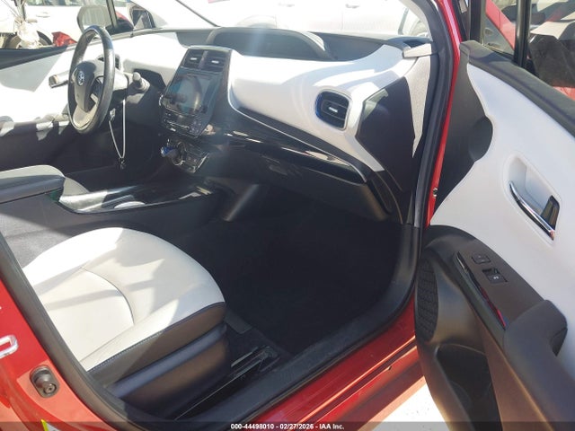 JTDKARFU5G3506727 Toyota Prius Three Touring