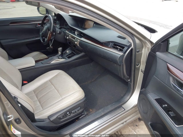 44498022 :رقم المزاد ، 58ABK1GG0GU010403 vin ، 2016 Lexus Es 350 مزاد بيع