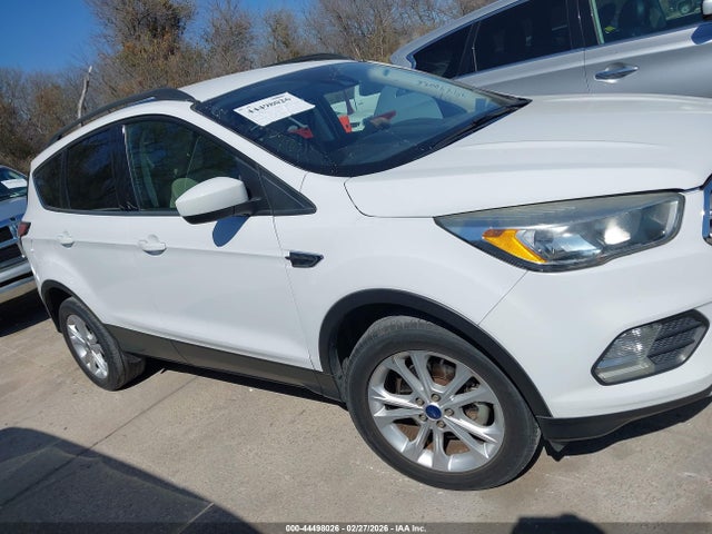 1FMCU0GD3JUA74495 Ford ESCAPE SE