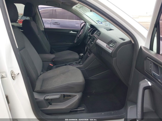 2018 VOLKSWAGEN TIGUAN 3VV1B7AX4JM114893 Photo 4