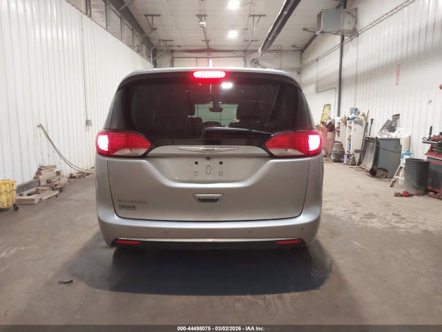 Aukcja sprzedaży 2017 Chrysler Pacifica Touring-l, vin: 2C4RC1BG1HR569410, numer aukcji: 44498075
