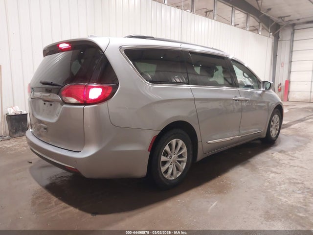 Aukcja sprzedaży 2017 Chrysler Pacifica Touring-l, vin: 2C4RC1BG1HR569410, numer aukcji: 44498075