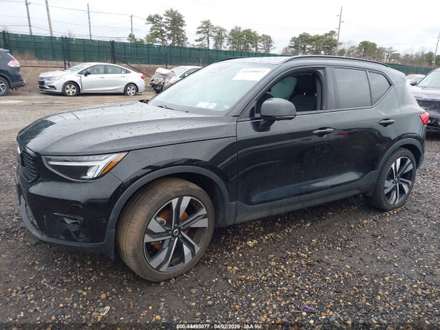 2024 VOLVO XC40 YV4L12UL6R2345770 Photo 1