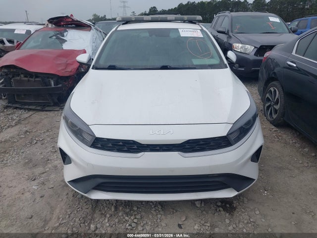 3KPF24AD3PE516500 KIA Forte Lxs
