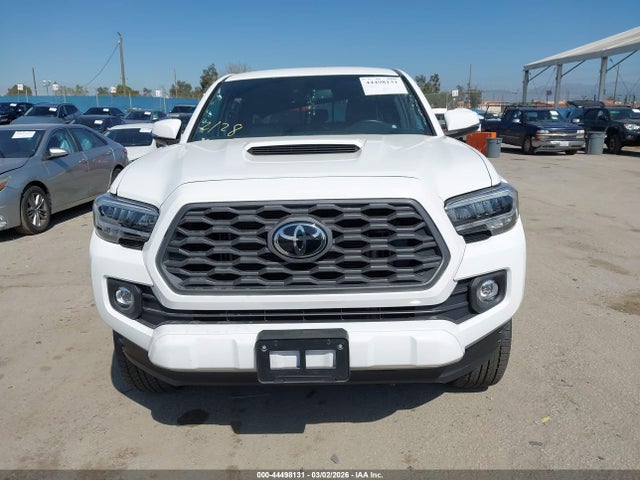 3TMCZ5AN8PM644265 Toyota Tacoma Trd Sport